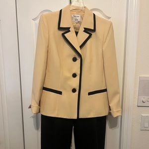Blazer & Pants Le Suit NEW